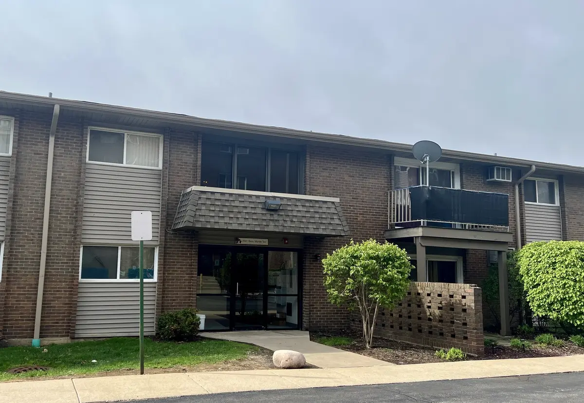 2301 Beau Monde TER #203, Lisle, IL 60532