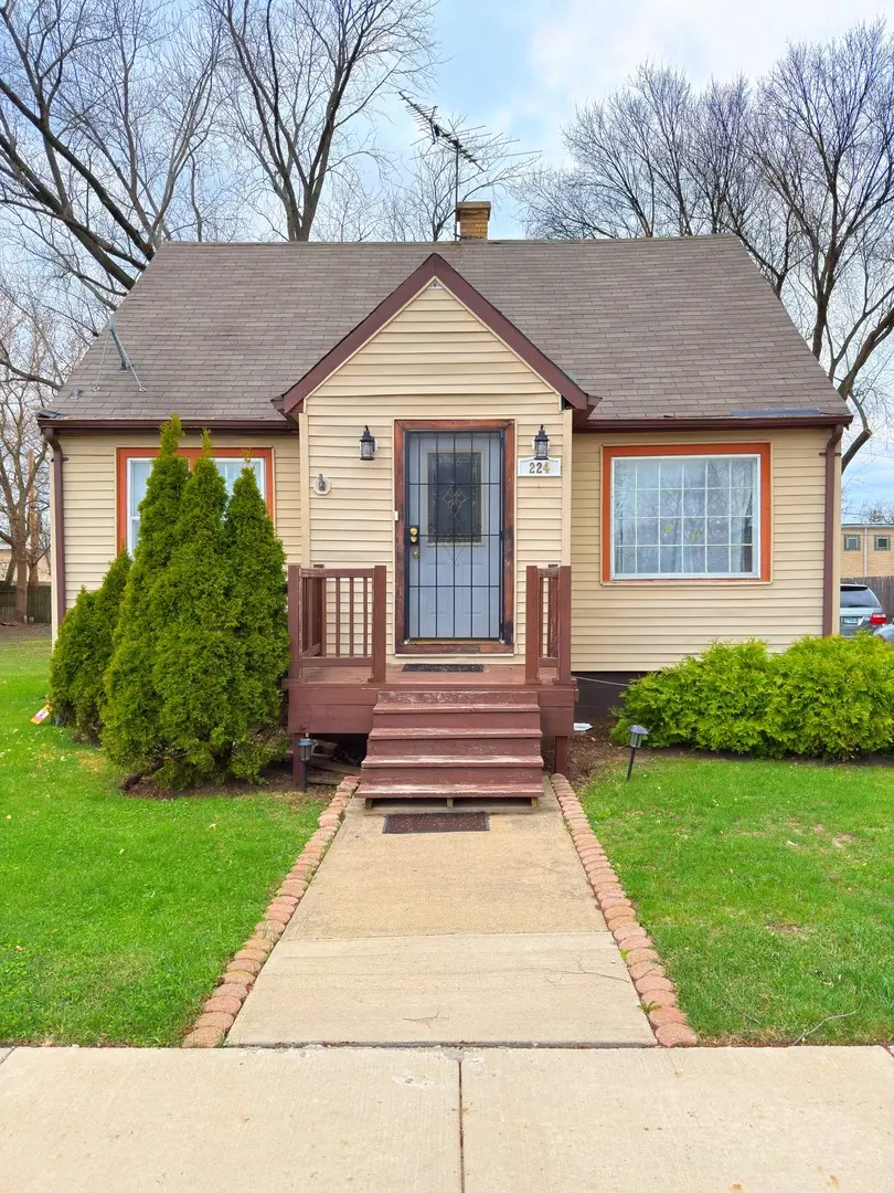 224 N WOLF RD, Wheeling, IL 60090