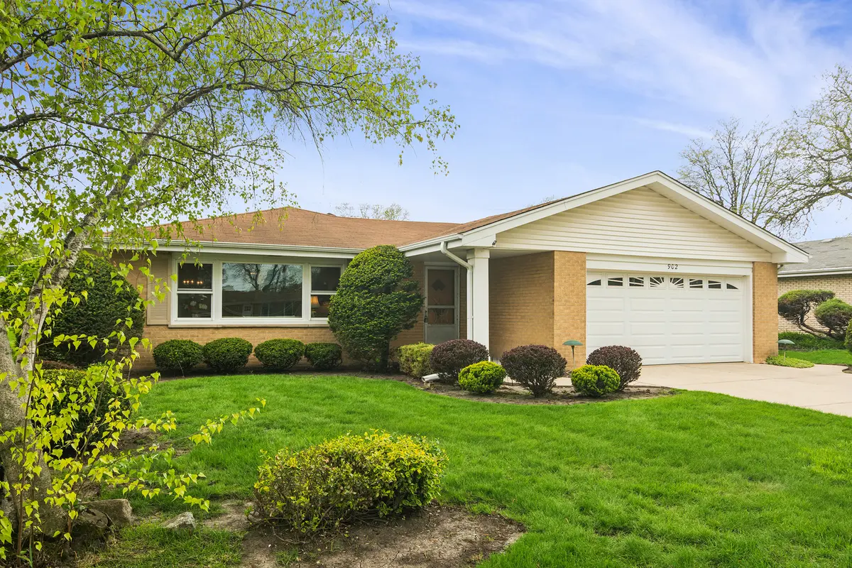 902 S See Gwun AVE, Mount Prospect, IL 60056