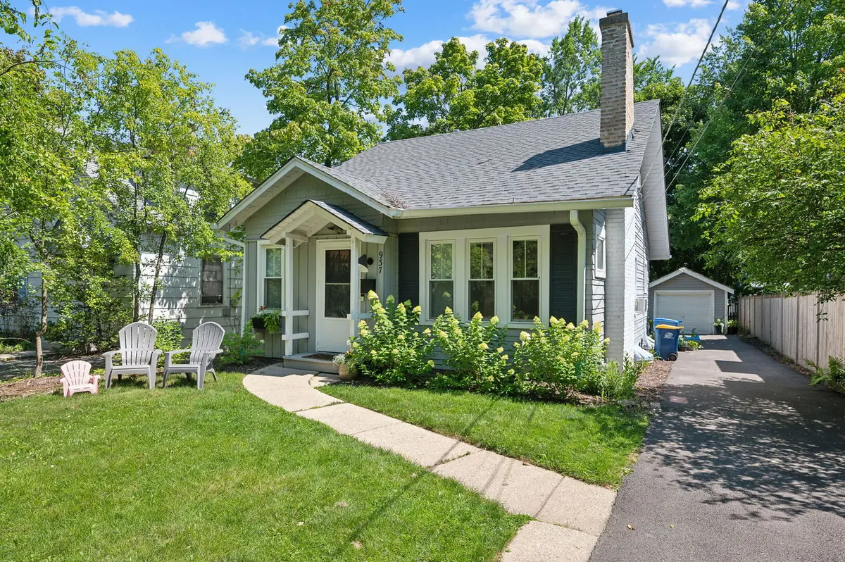 937 Pleasant AVE, Highland Park, IL 60035