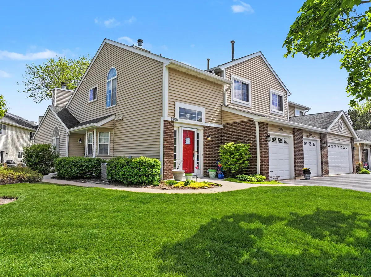 139 Brittany DR #B, Streamwood, IL 60107