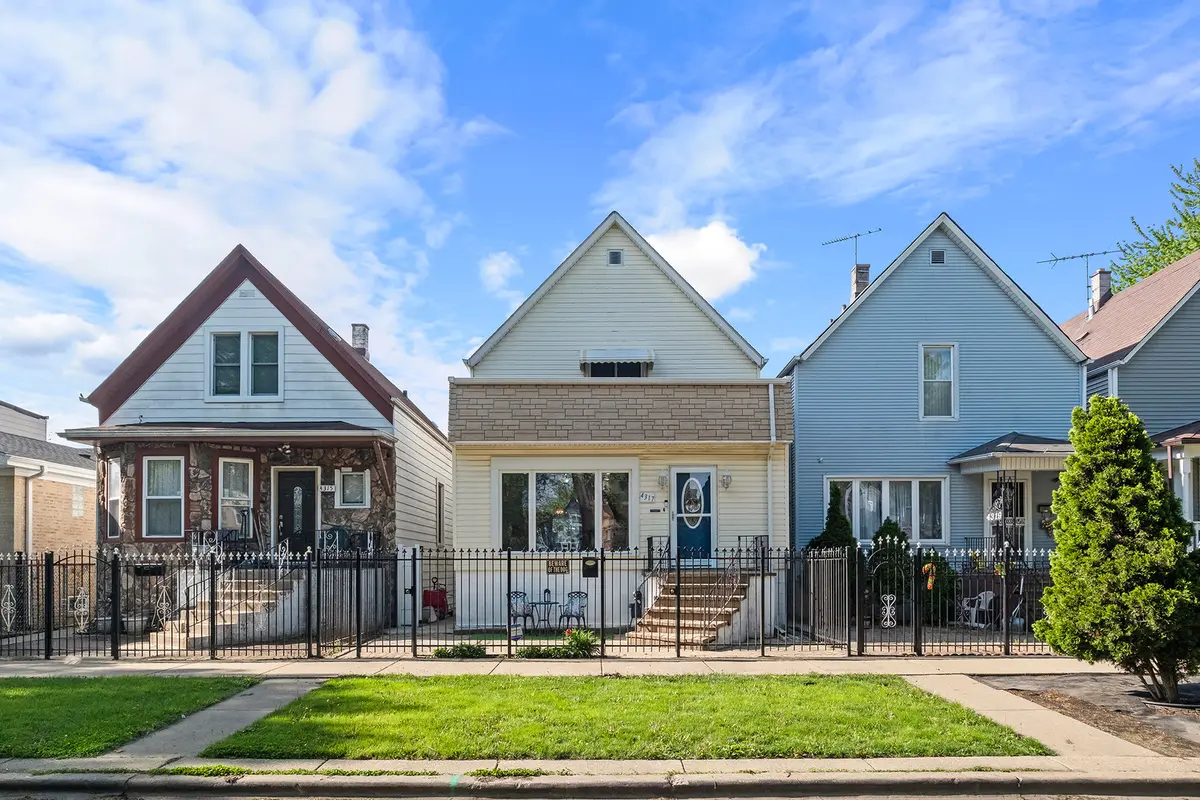 4317 W Shakespeare AVE, Chicago, IL 60639