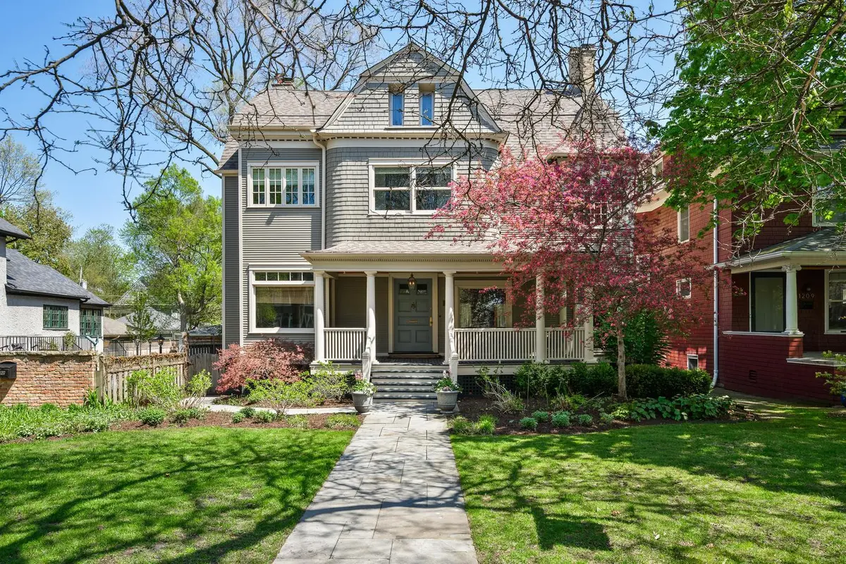 1211 Hinman AVE, Evanston, IL 60202
