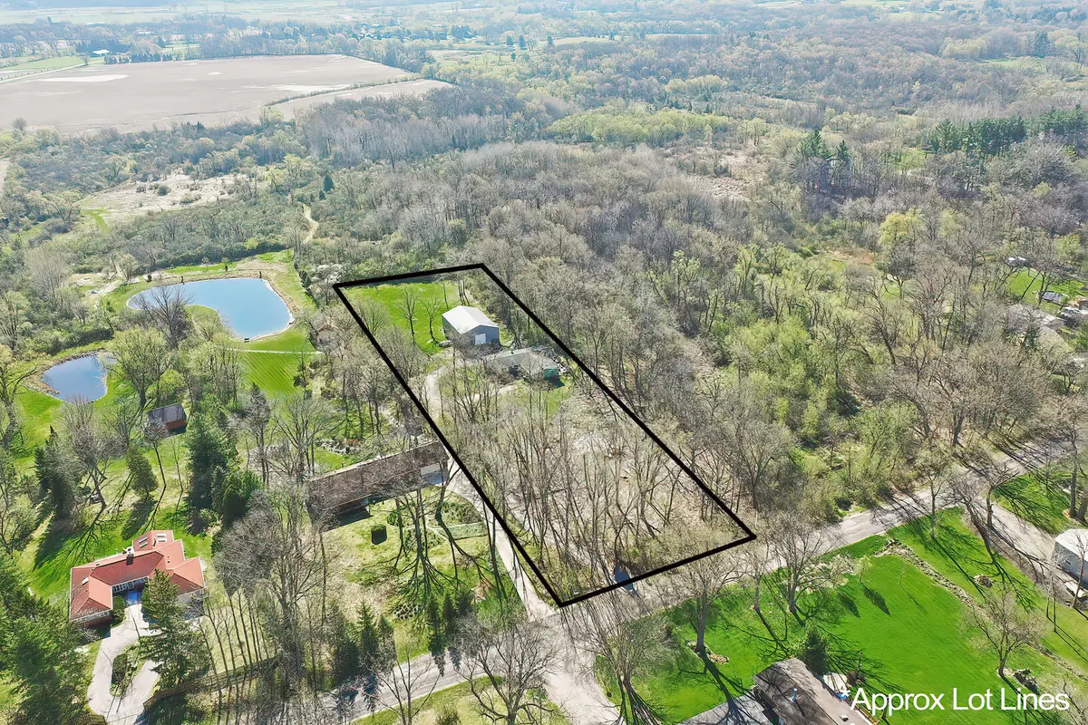 6715 Giant Oaks RD, Wonder Lake, IL 60097