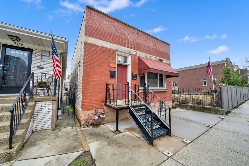 3841 S Lowe AVE, Chicago, IL 60609