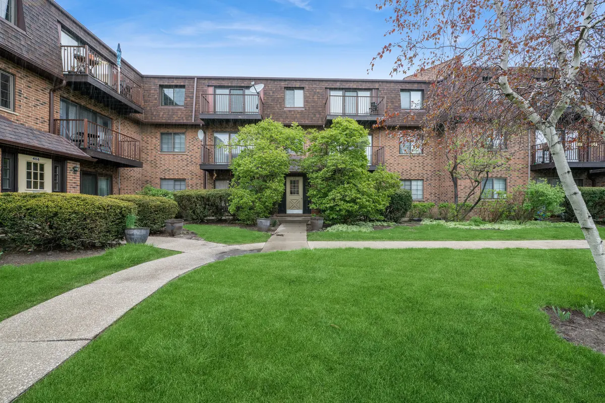 408 Kensington RD #E, Mount Prospect, IL 60056
