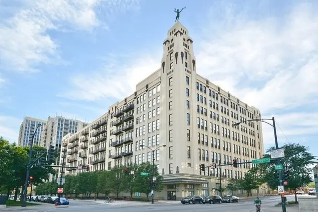 758 N Larrabee ST #712, Chicago, IL 60654