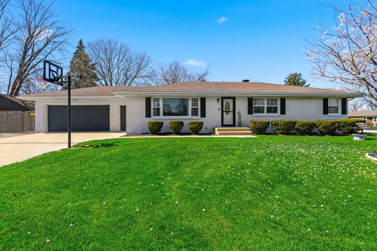 3311 Pinecrest DR, Joliet, IL 60435-8725