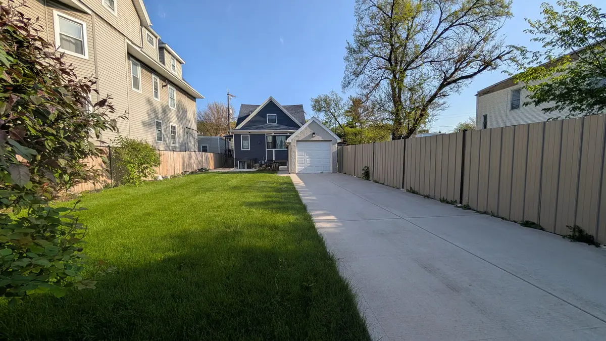 4940 W Huron ST, Chicago, IL 60644