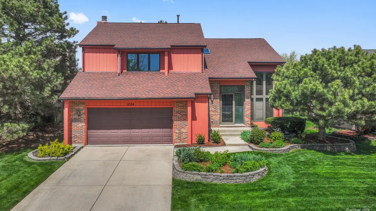 1254 Golf View DR, Woodridge, IL 60517