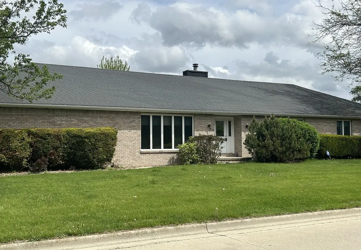 302 Kelly DR, Normal, IL 61761