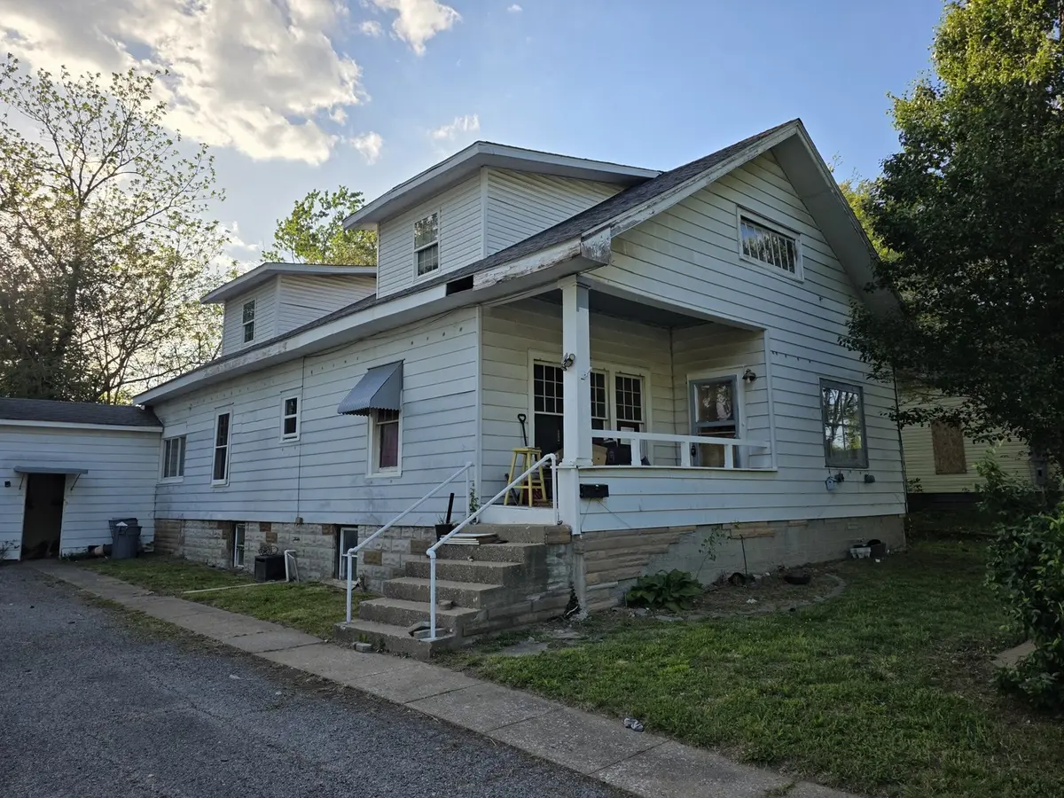 1008 S Madison ST, Marion, IL 62959