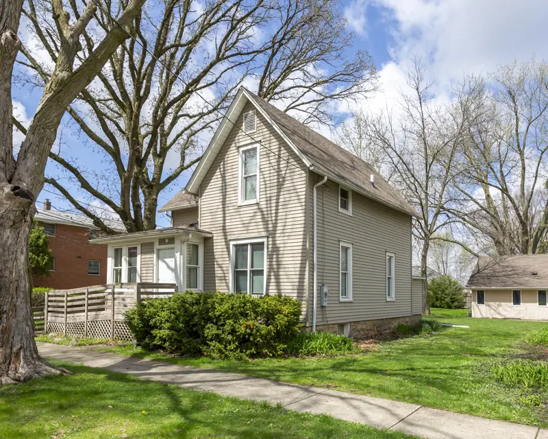 421 Prospect ST, Dekalb, IL 60115