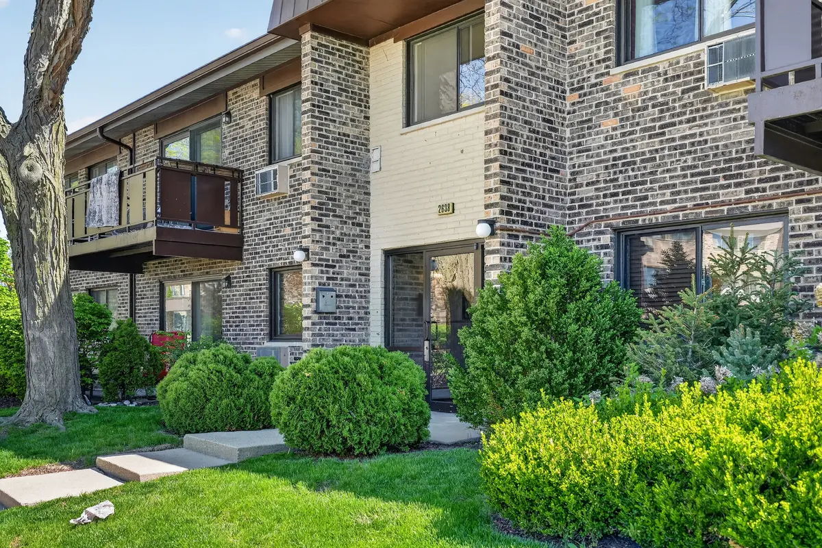 2638 N WINDSOR DR #102, Arlington Heights, IL 60004
