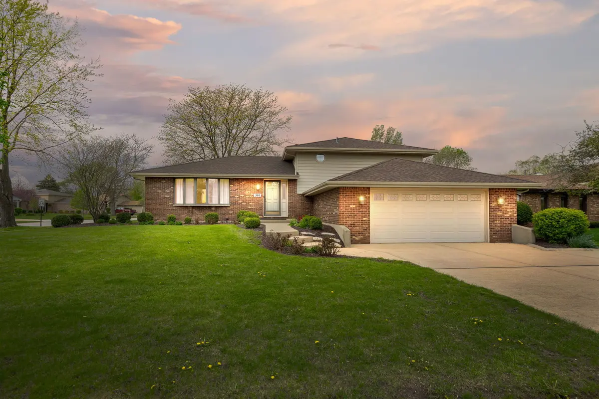 301 Greenfield RD, Shorewood, IL 60404