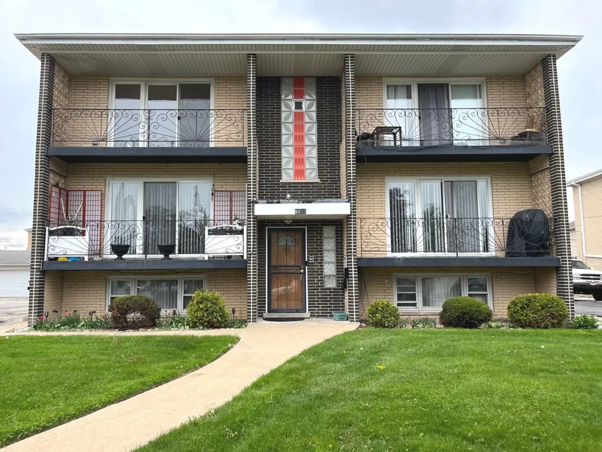 8632 Leclaire AVE, Burbank, IL 60459