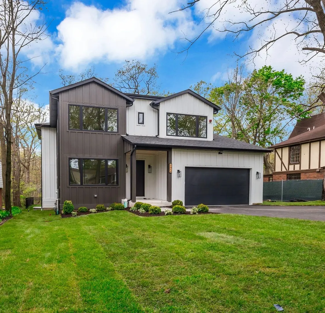 2624 Roslyn CIR, Highland Park, IL 60035