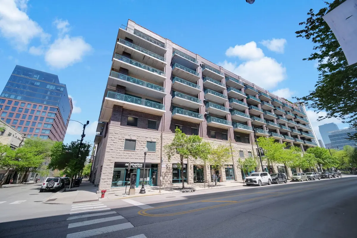 920 W MADISON ST #B4, Chicago, IL 60607