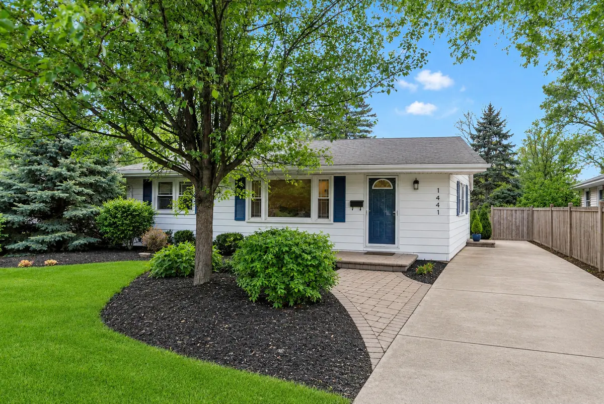 1441 N Eagle ST, Naperville, IL 60563