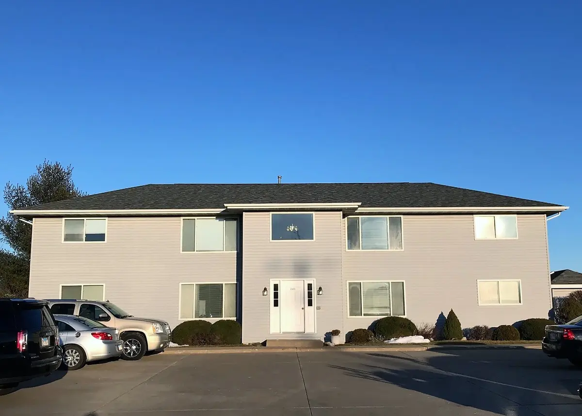 2401 Ashland CIR, Morris, IL 60450