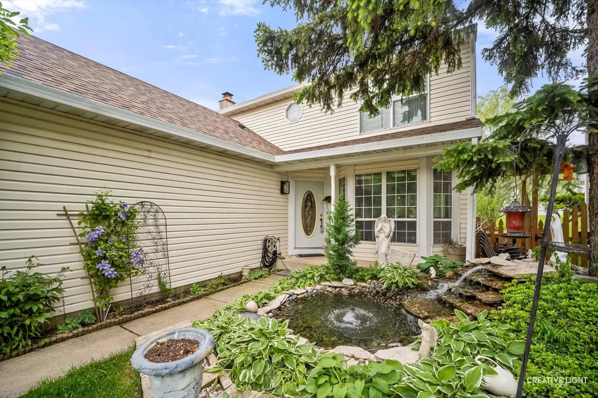 1837 Grosse Pointe CIR, Hanover Park, IL 60133