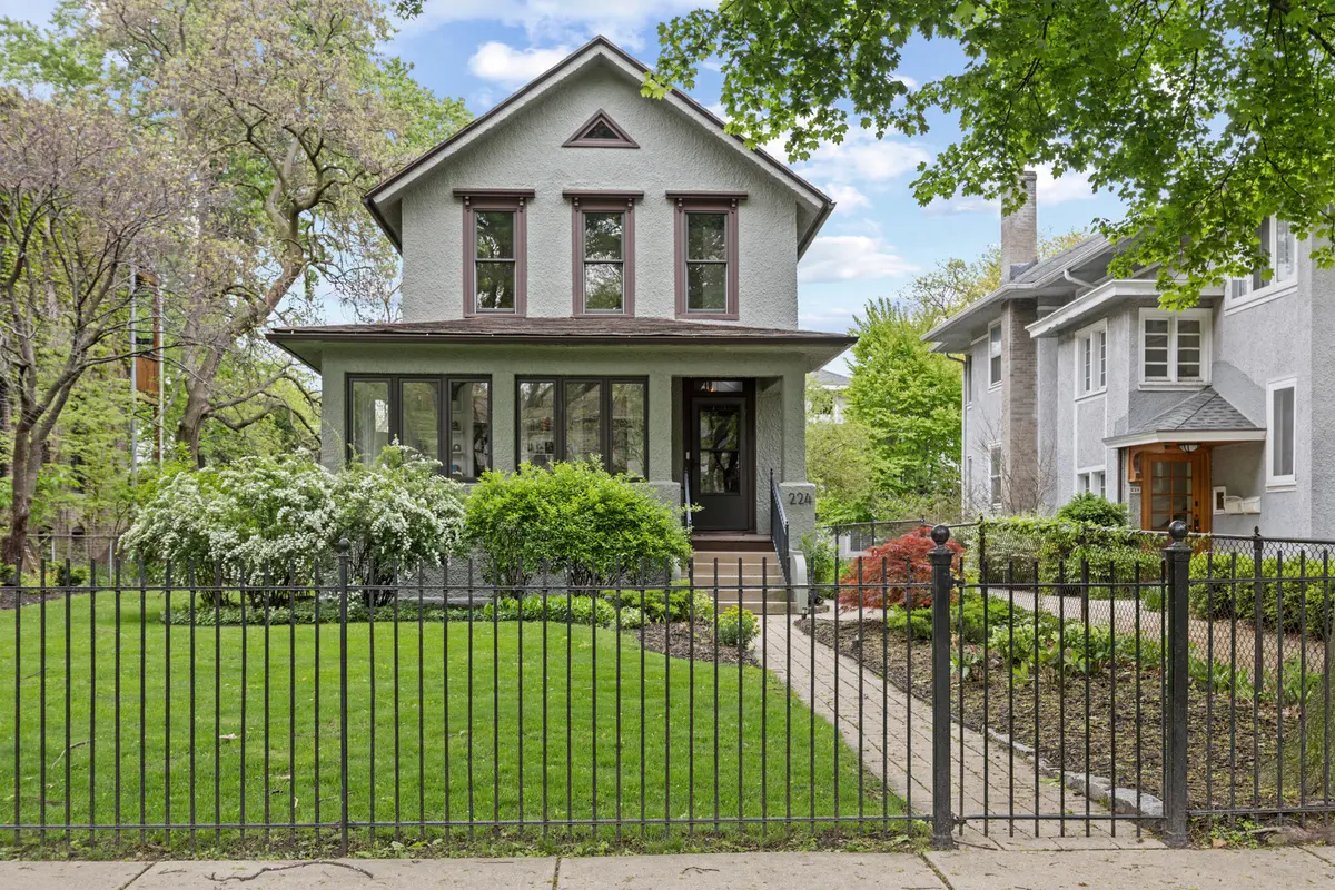 224 Clinton AVE, Oak Park, IL 60302