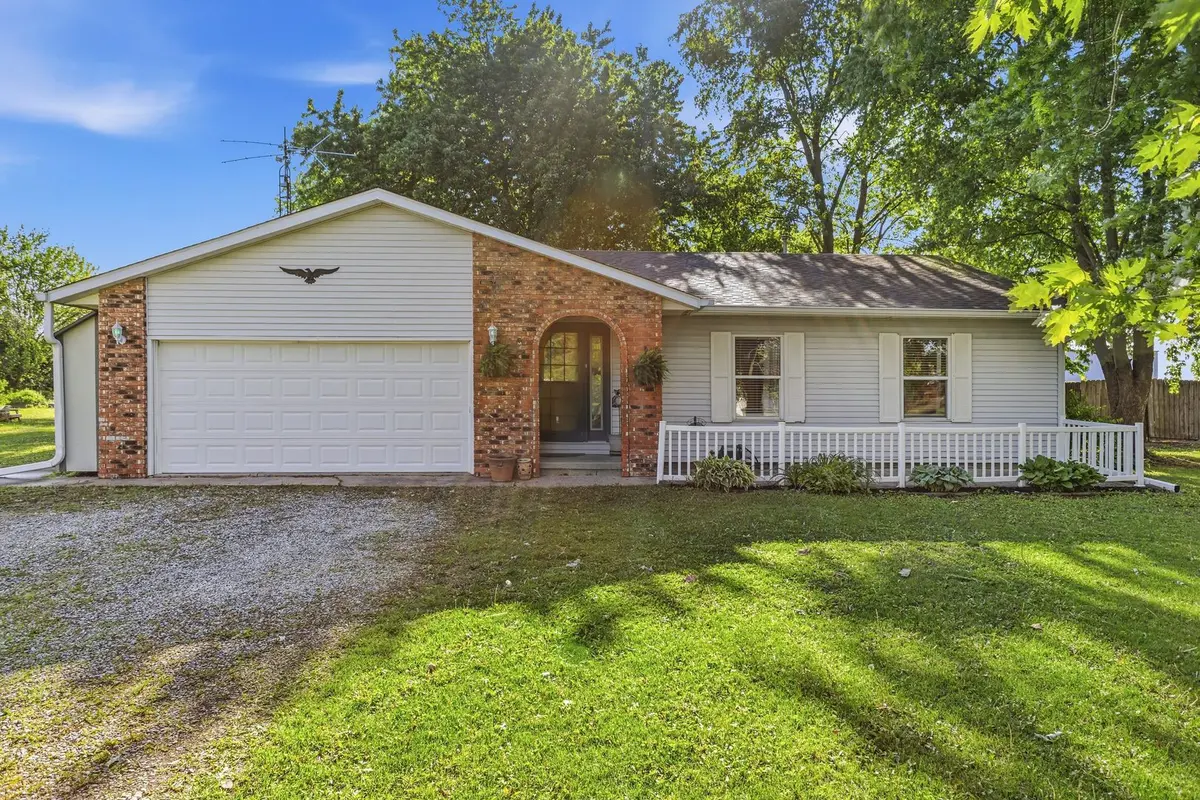 505 S Vine ST, Camargo, IL 61919