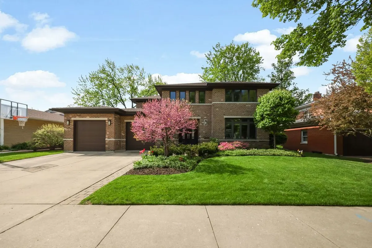 4315 Suffield CT, Skokie, IL 60076