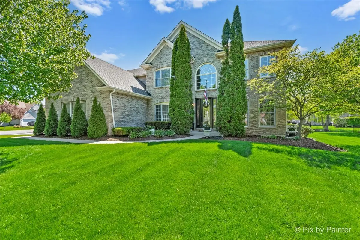 2400 Wyeth DR, West Chicago, IL 60185