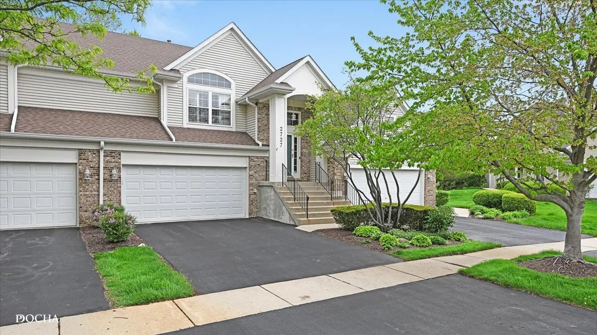 2727 Old Woods TRL #2727, Plainfield, IL 60586