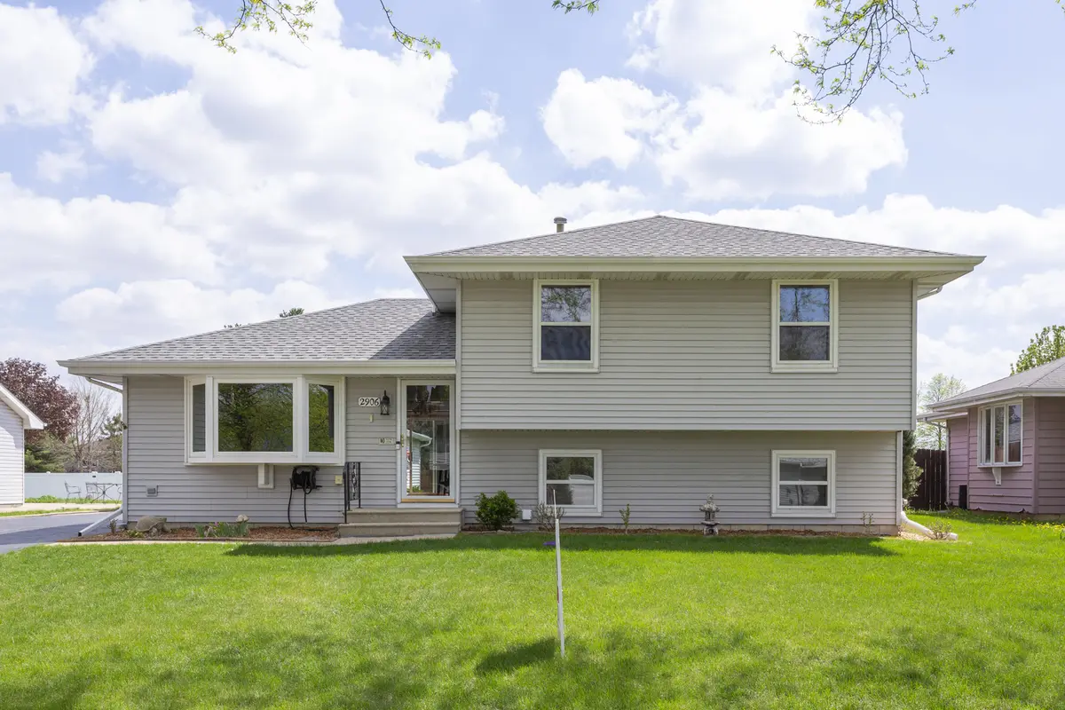 2906 Warren Dorris DR, Joliet, IL 60435