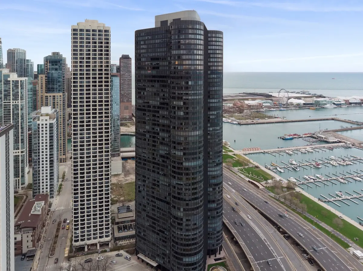 155 N HARBOR DR #3008-09, Chicago, IL 60601