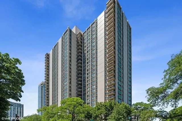 1255 N Sandburg TER #2912, Chicago, IL 60610