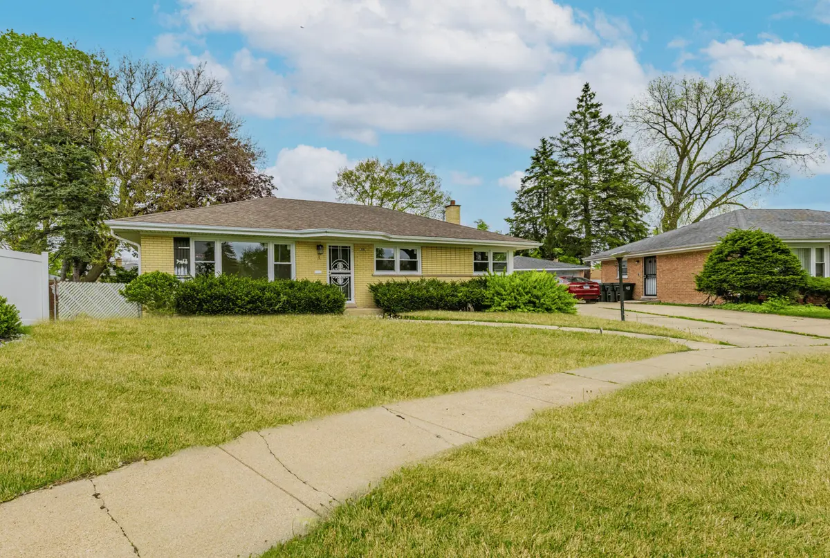 960 E 167th ST, South Holland, IL 60473