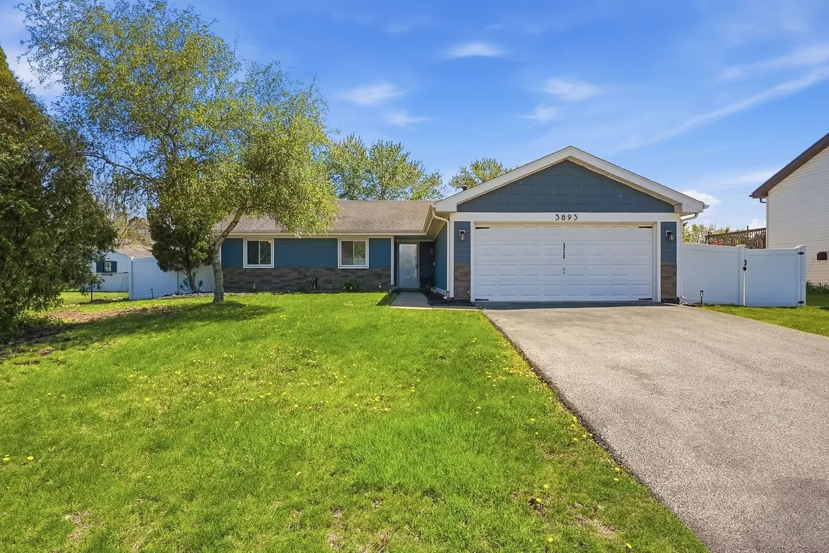 3895 Clipper DR, Hanover Park, IL 60133