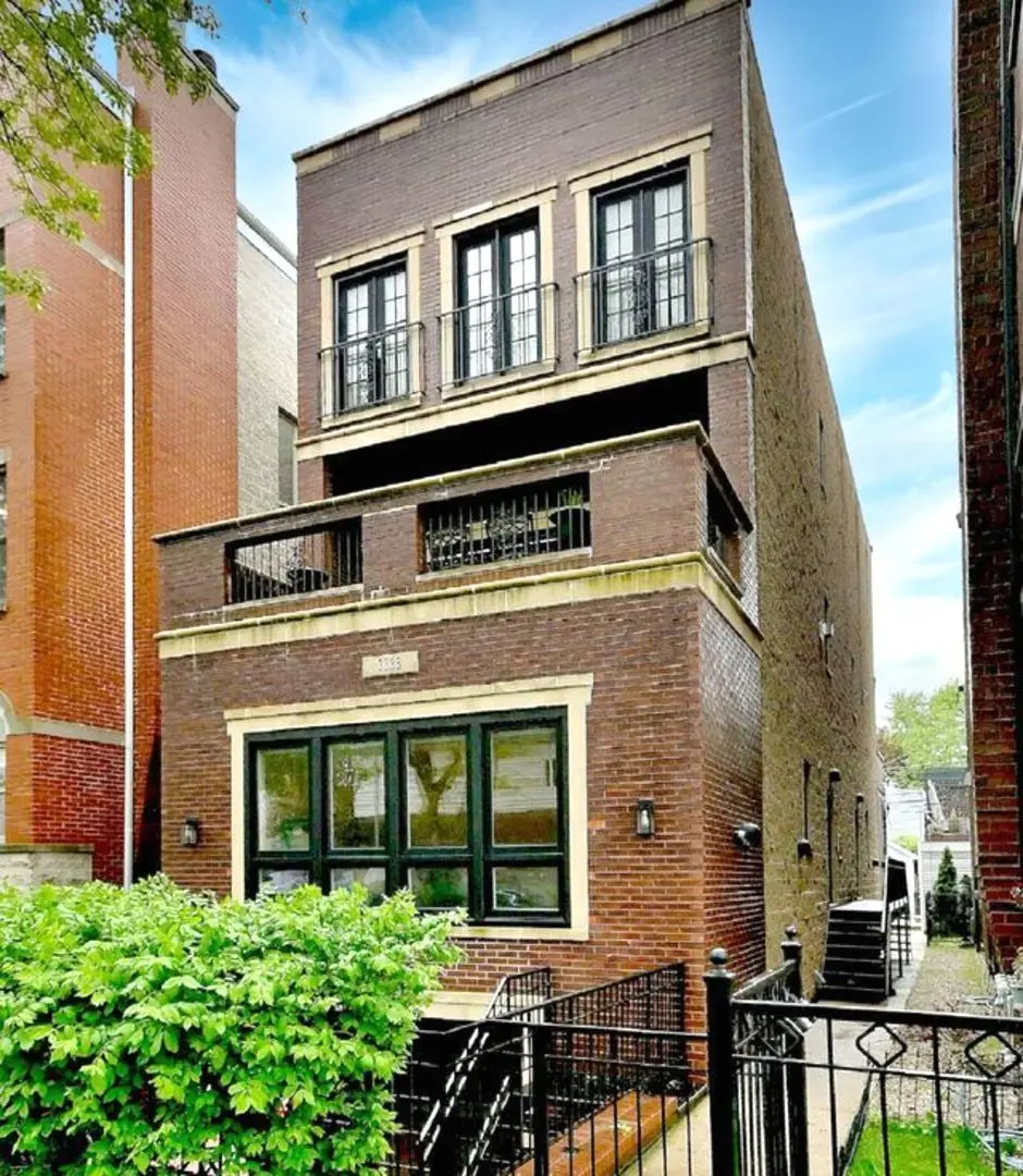 3338 N DAMEN AVE #1, Chicago, IL 60618