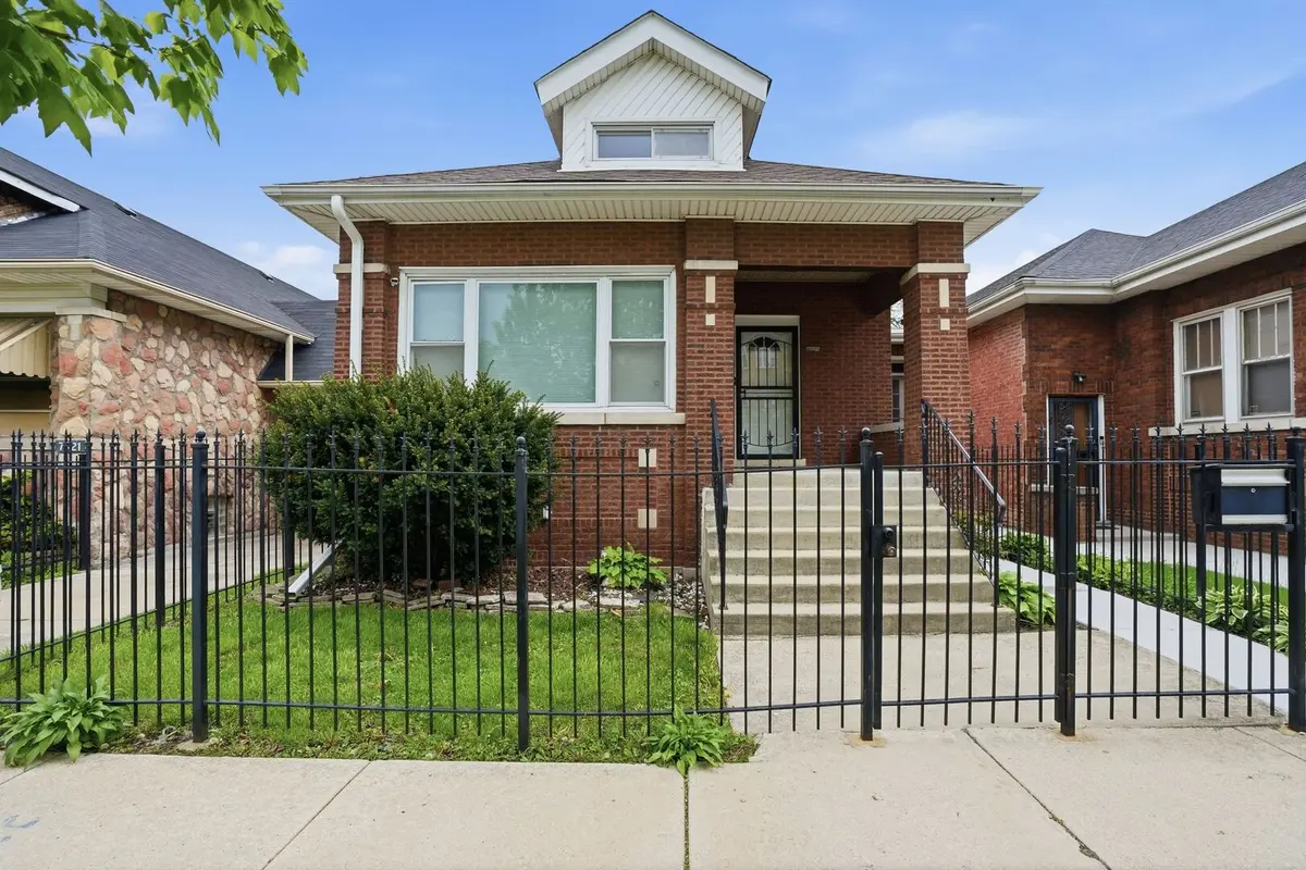 7923 S Luella AVE, Chicago, IL 60617