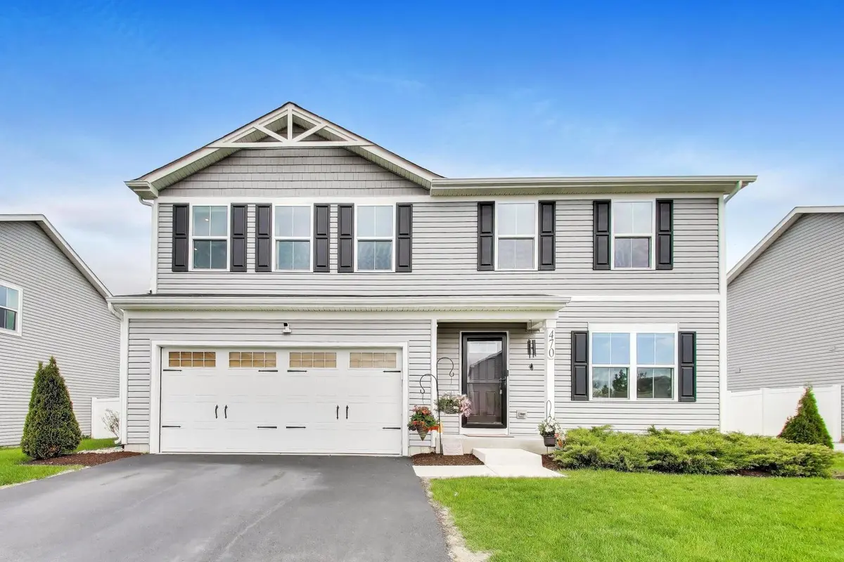 470 E Meadowdale CIR, Hampshire, IL 60140