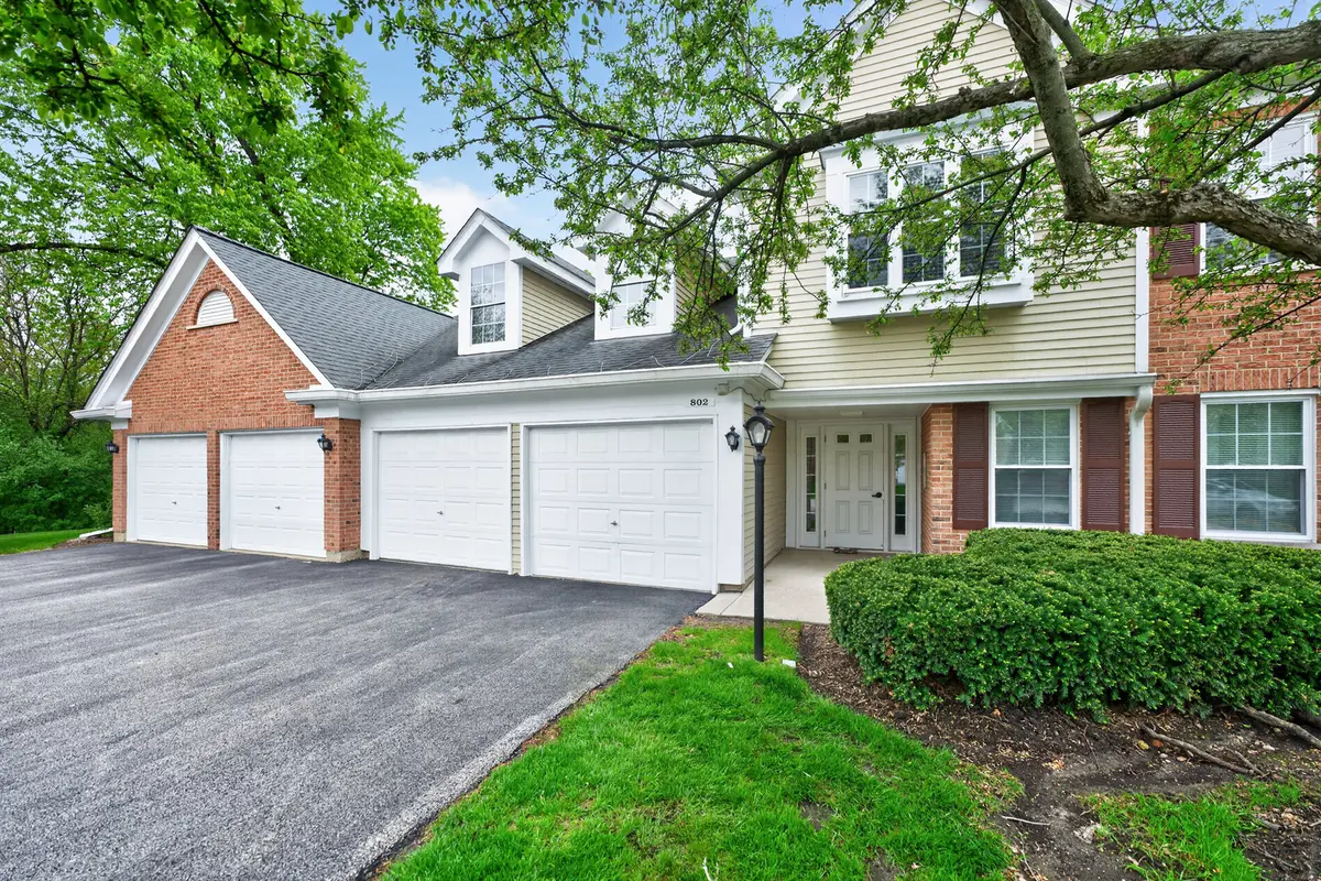 802 Butternut LN #C, Mount Prospect, IL 60056
