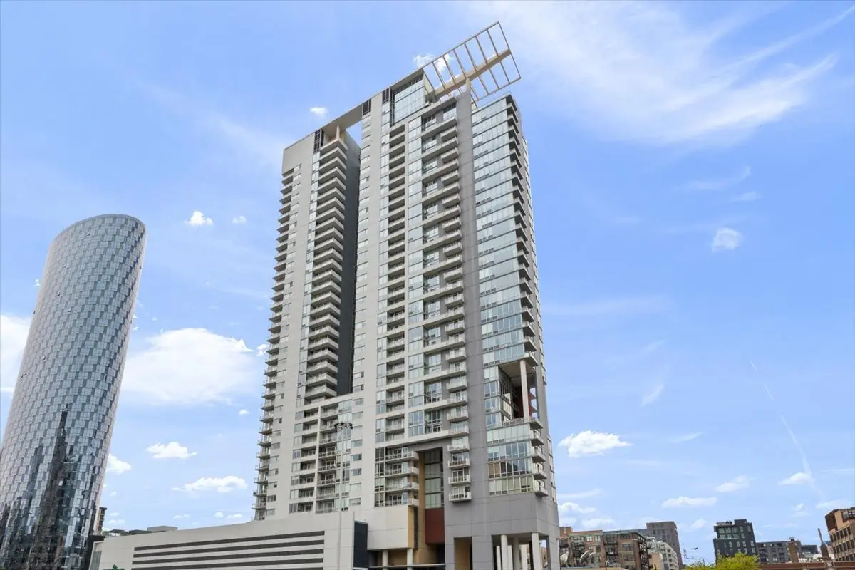 737 W Washington BLVD #802, Chicago, IL 60661