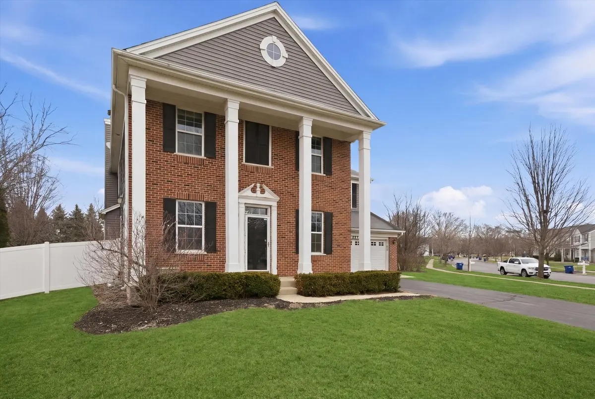 217 Sunbury DR, St. Charles, IL 60175