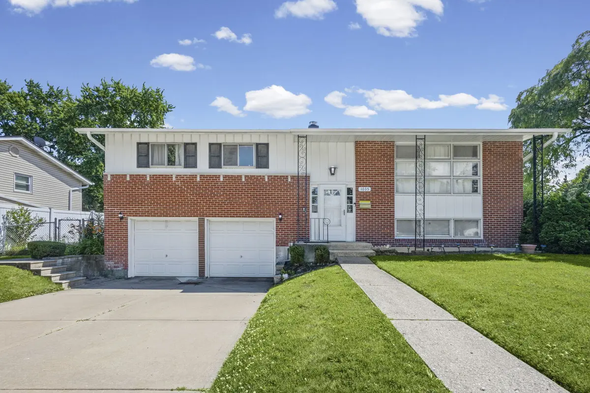1035 E Plate DR, Palatine, IL 60074