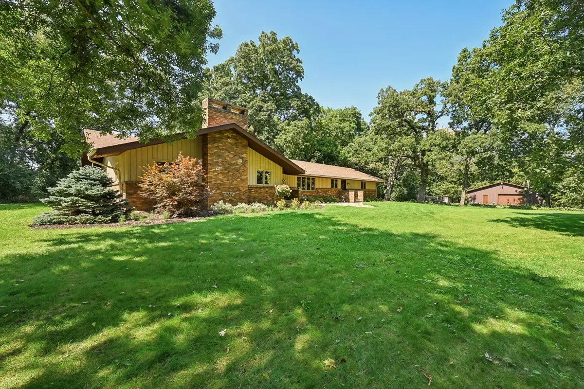 2312 Murray RD, Woodstock, IL 60098