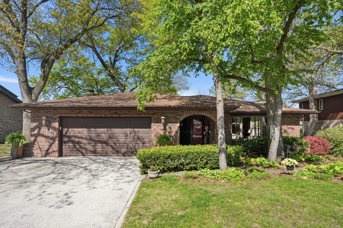 18070 Whitman LN, Lansing, IL 60438