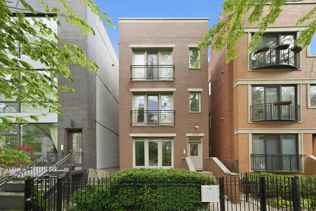 2416 W THOMAS ST #2, Chicago, IL 60622