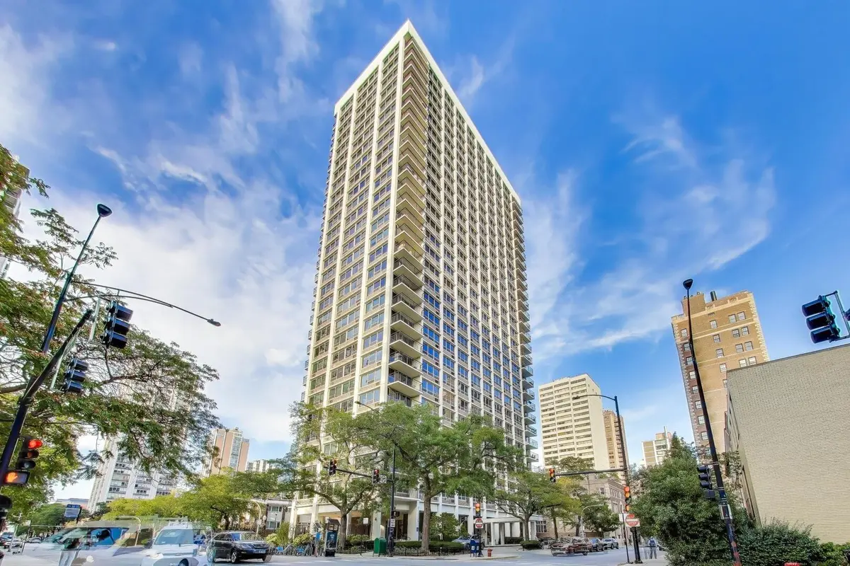 88 W Schiller ST #2903L, Chicago, IL 60610