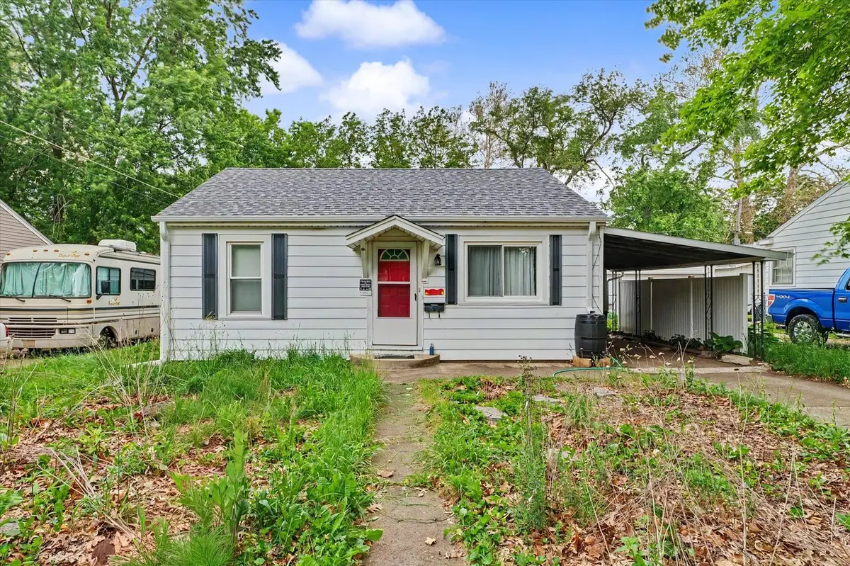 1116 W Columbia AVE, Champaign, IL 61821
