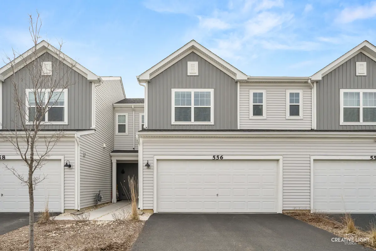 556 Comstock RD, South Elgin, IL 60177