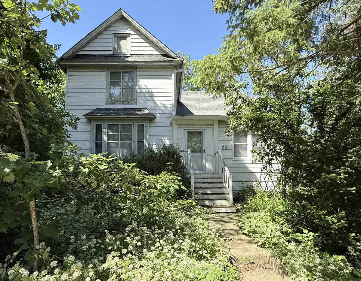 40 E Hattendorf AVE, Roselle, IL 60172