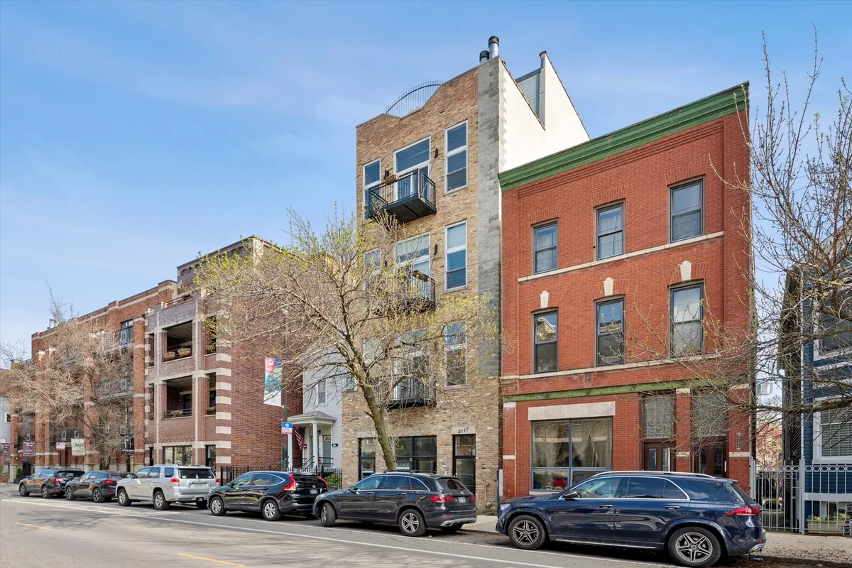 2117 W Belmont AVE #4, Chicago, IL 60618